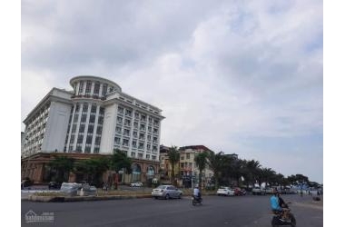Bán nhà mặt phố sát Hồ Tây, 92m2, 4 tầng, MT 5.6m, 37 tỷ